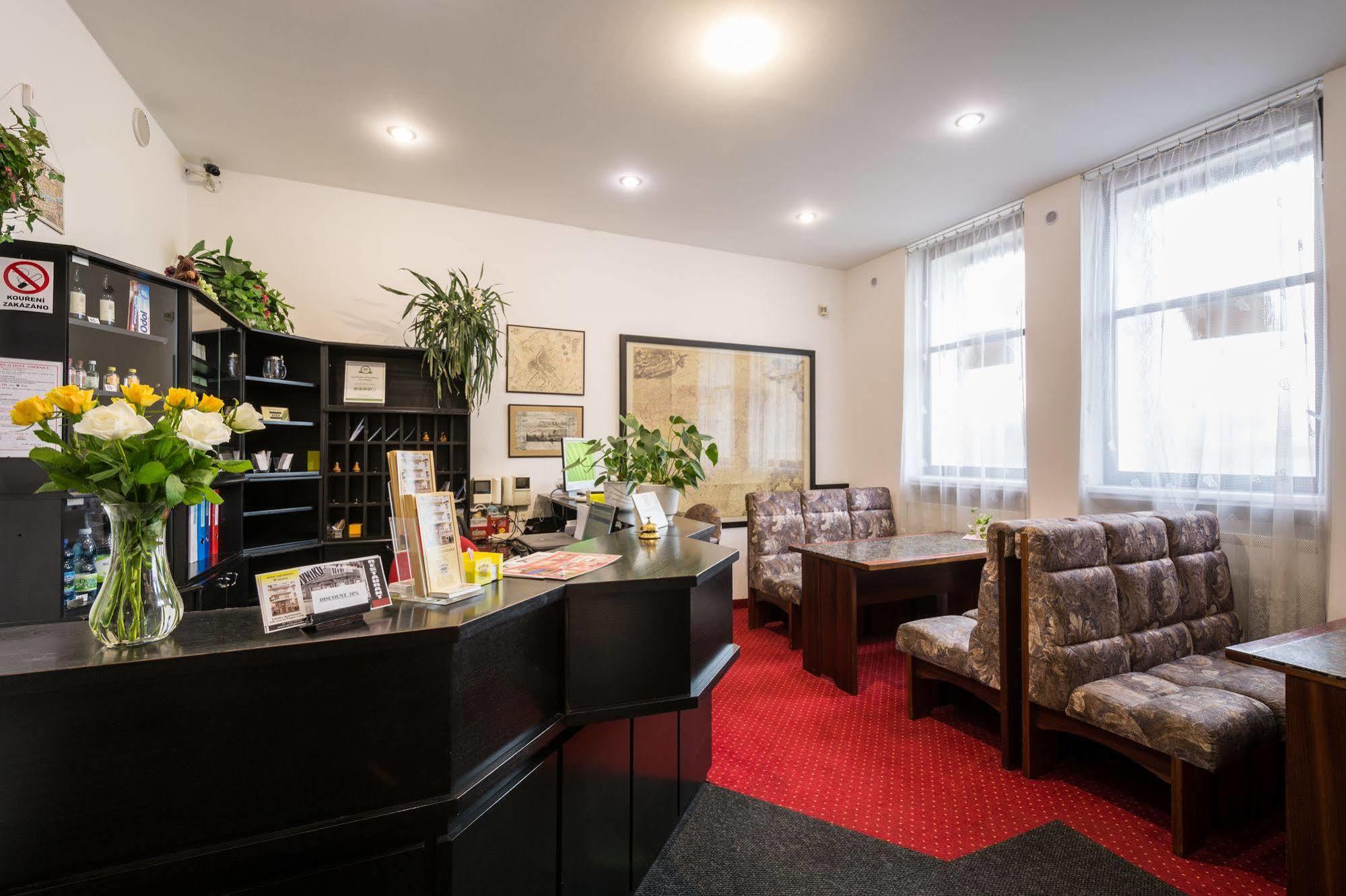 Hotel & Residence Royal Standard Прага Экстерьер фото
