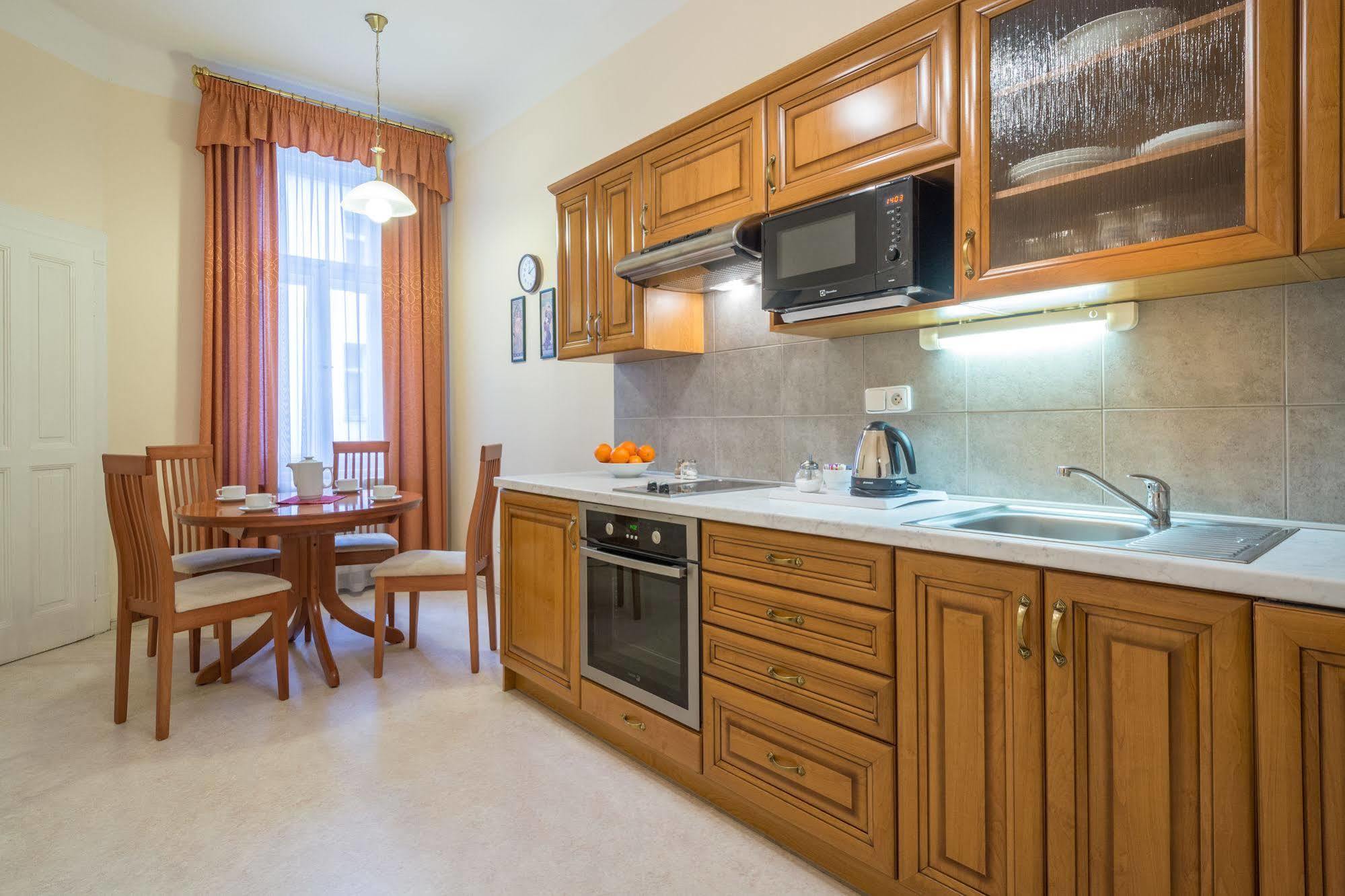Hotel & Residence Royal Standard Прага Экстерьер фото