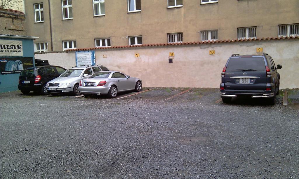 Hotel & Residence Royal Standard Прага Экстерьер фото