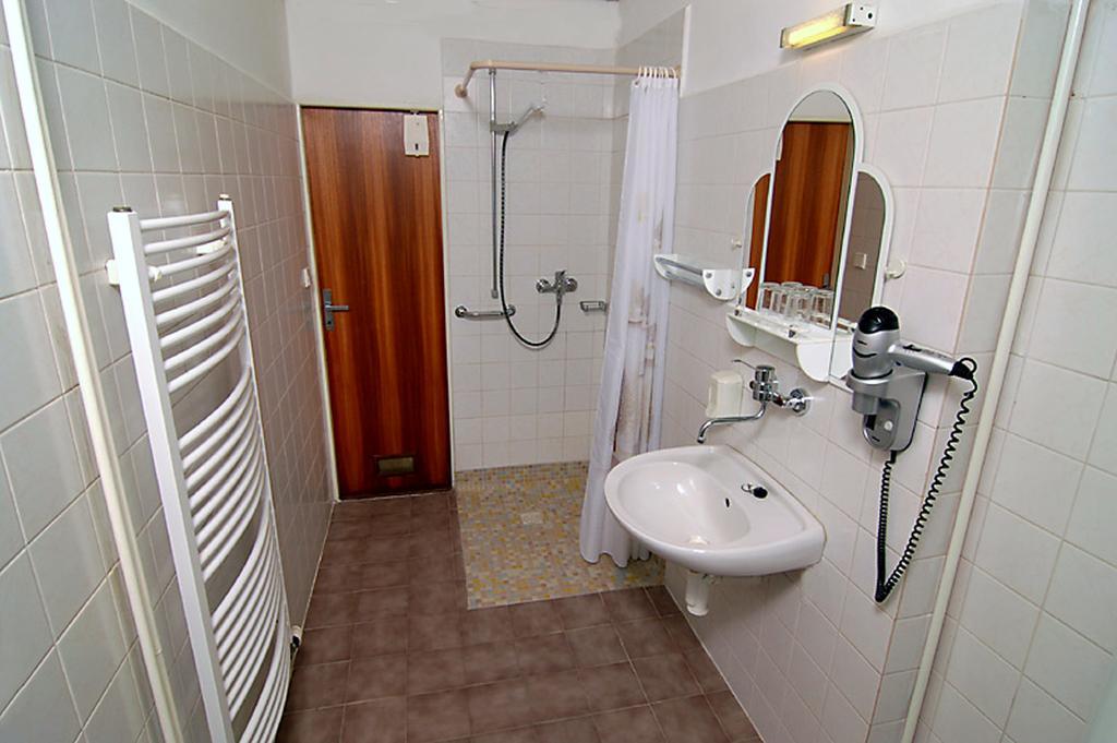 Hotel & Residence Royal Standard Прага Номер фото