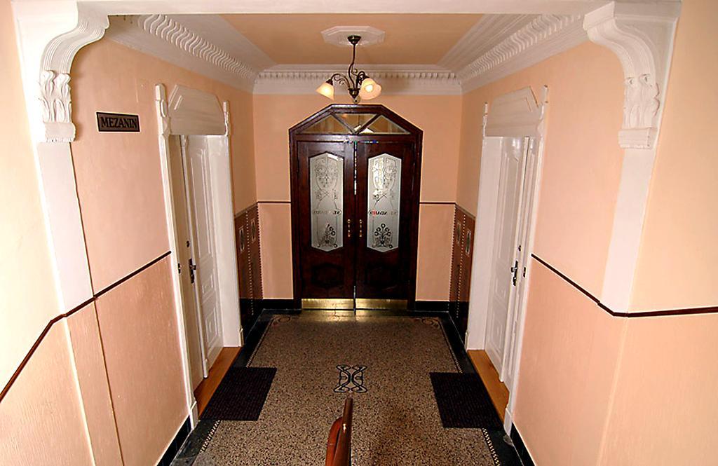 Hotel & Residence Royal Standard Прага Экстерьер фото